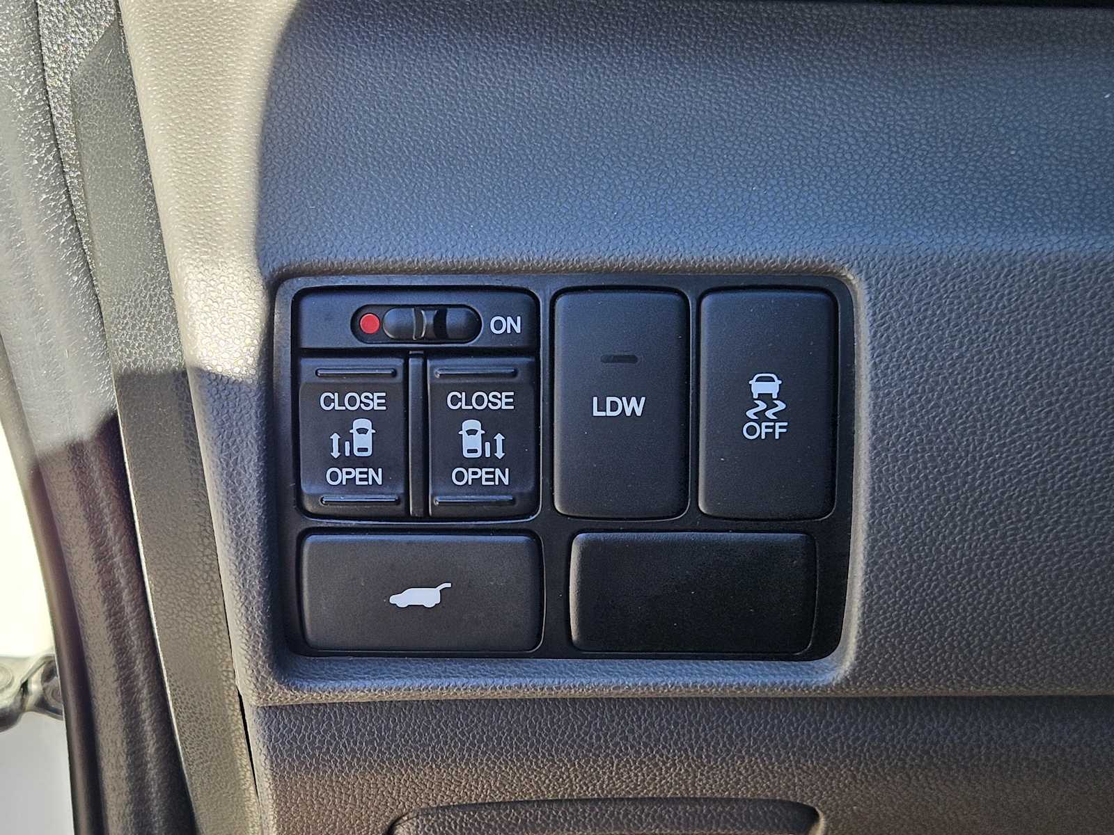 Thumbnail: 2014 Honda Odyssey - 21