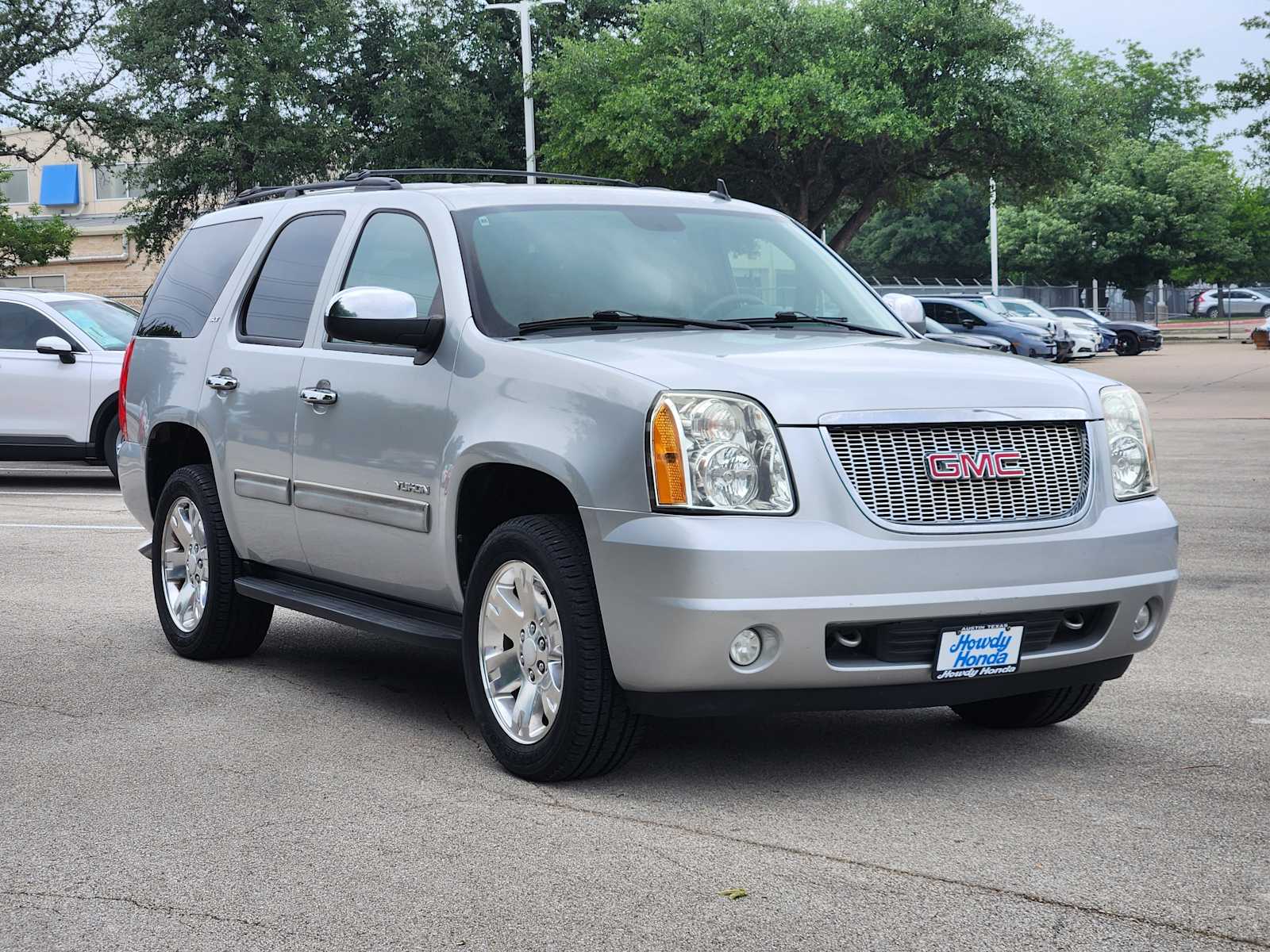 Thumbnail: 2011 GMC Yukon - 3