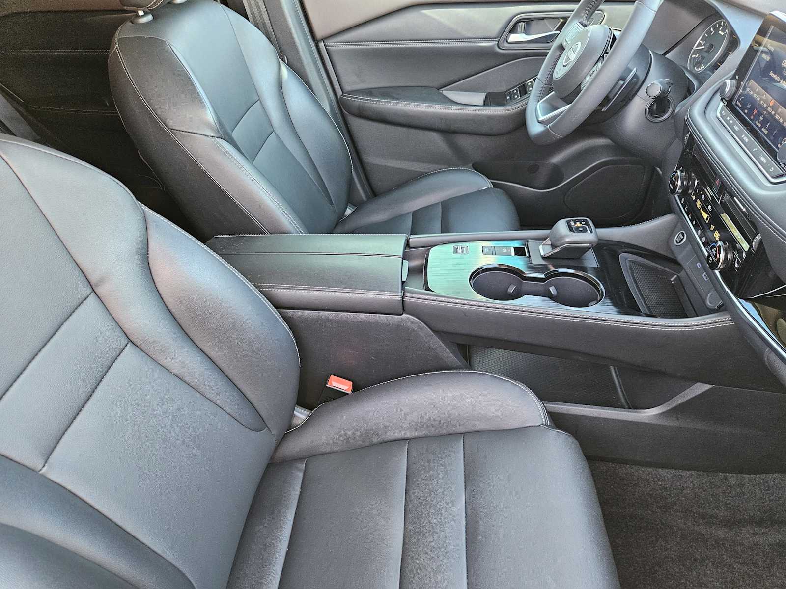 Thumbnail: 2022 Nissan Rogue - 14