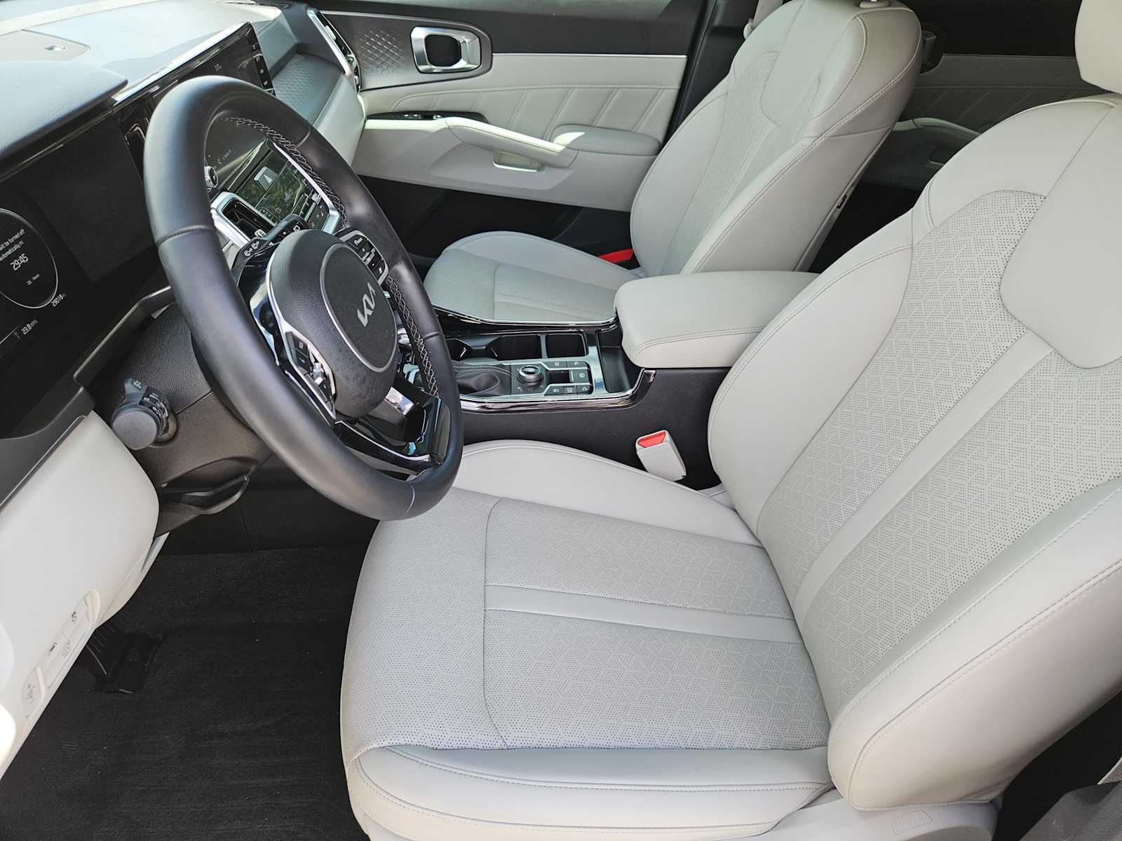 Thumbnail: 2023 Kia Sorento - 13