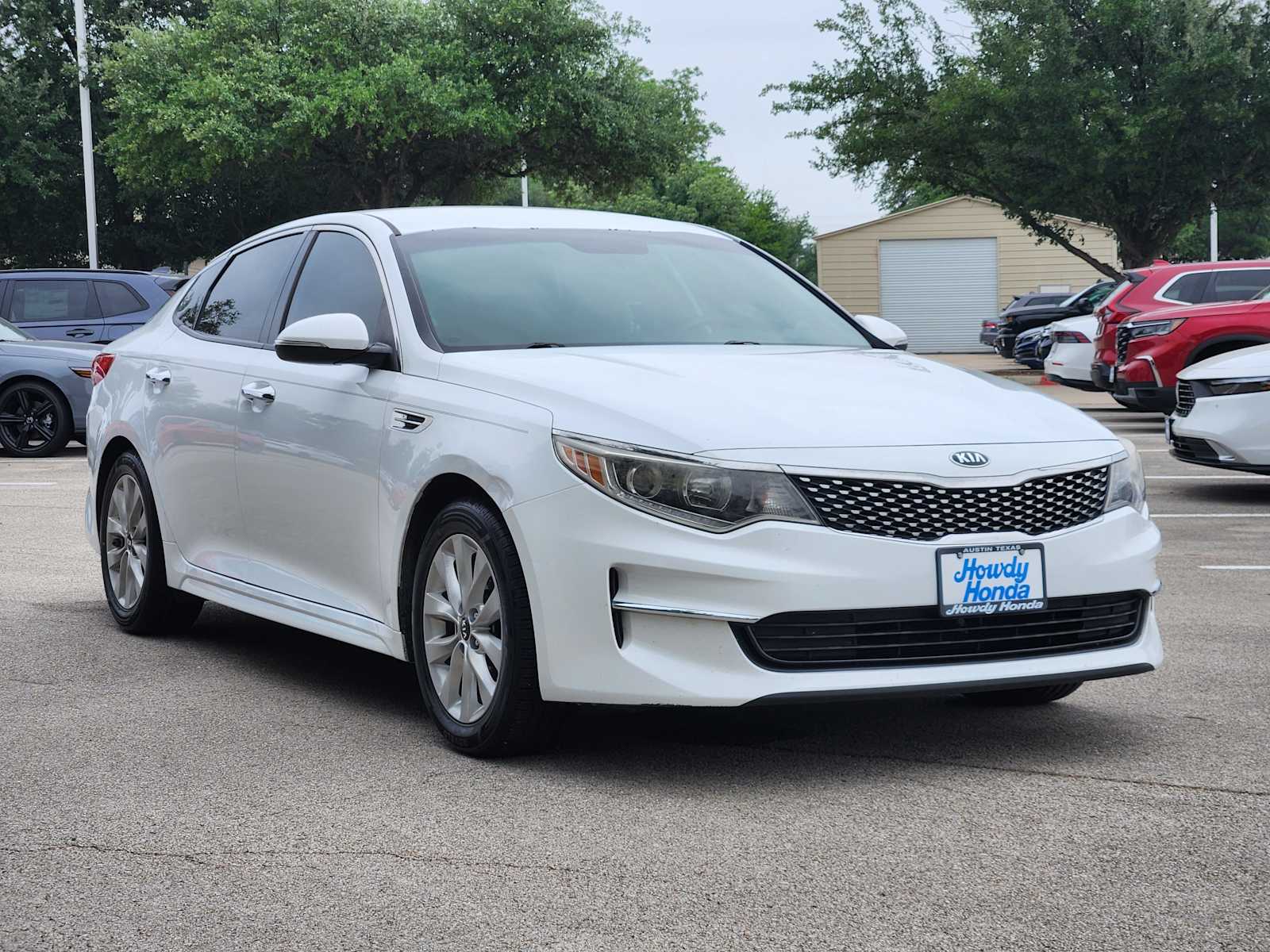 Thumbnail: 2018 Kia Optima - 3
