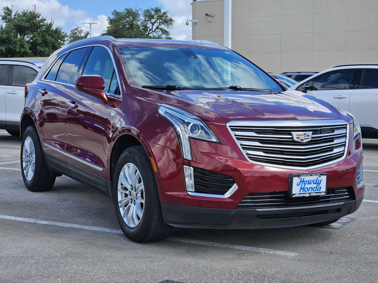 Thumbnail: 2017 Cadillac XT5 - 3