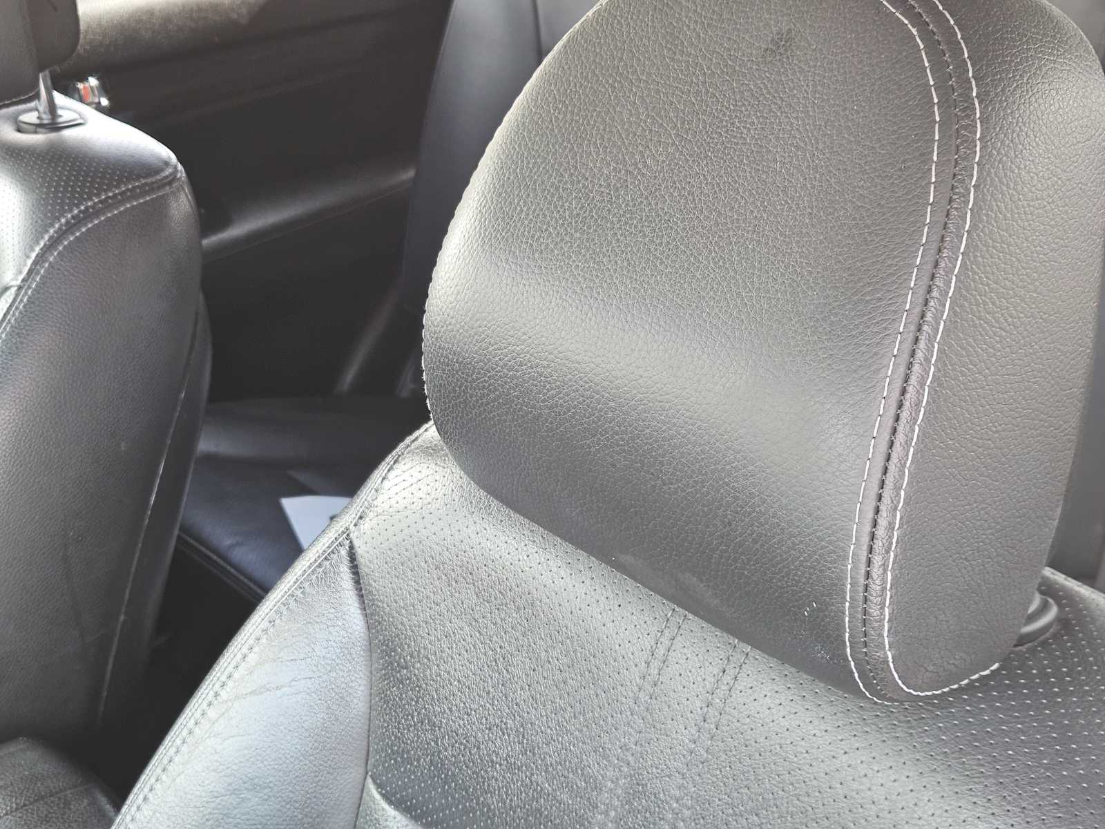 Thumbnail: 2011 Kia Sorento - 15