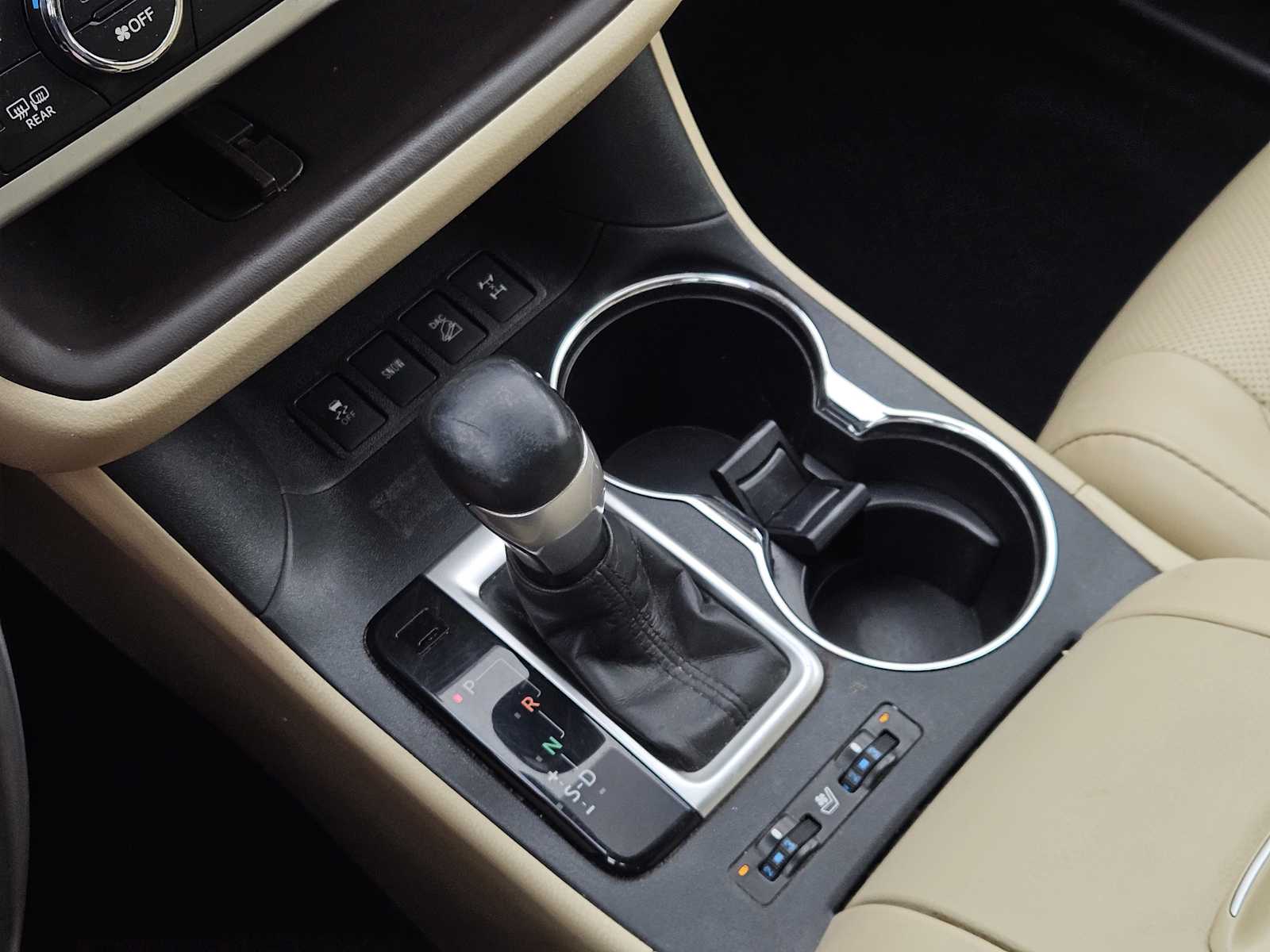 Thumbnail: 2017 Toyota Highlander - 20