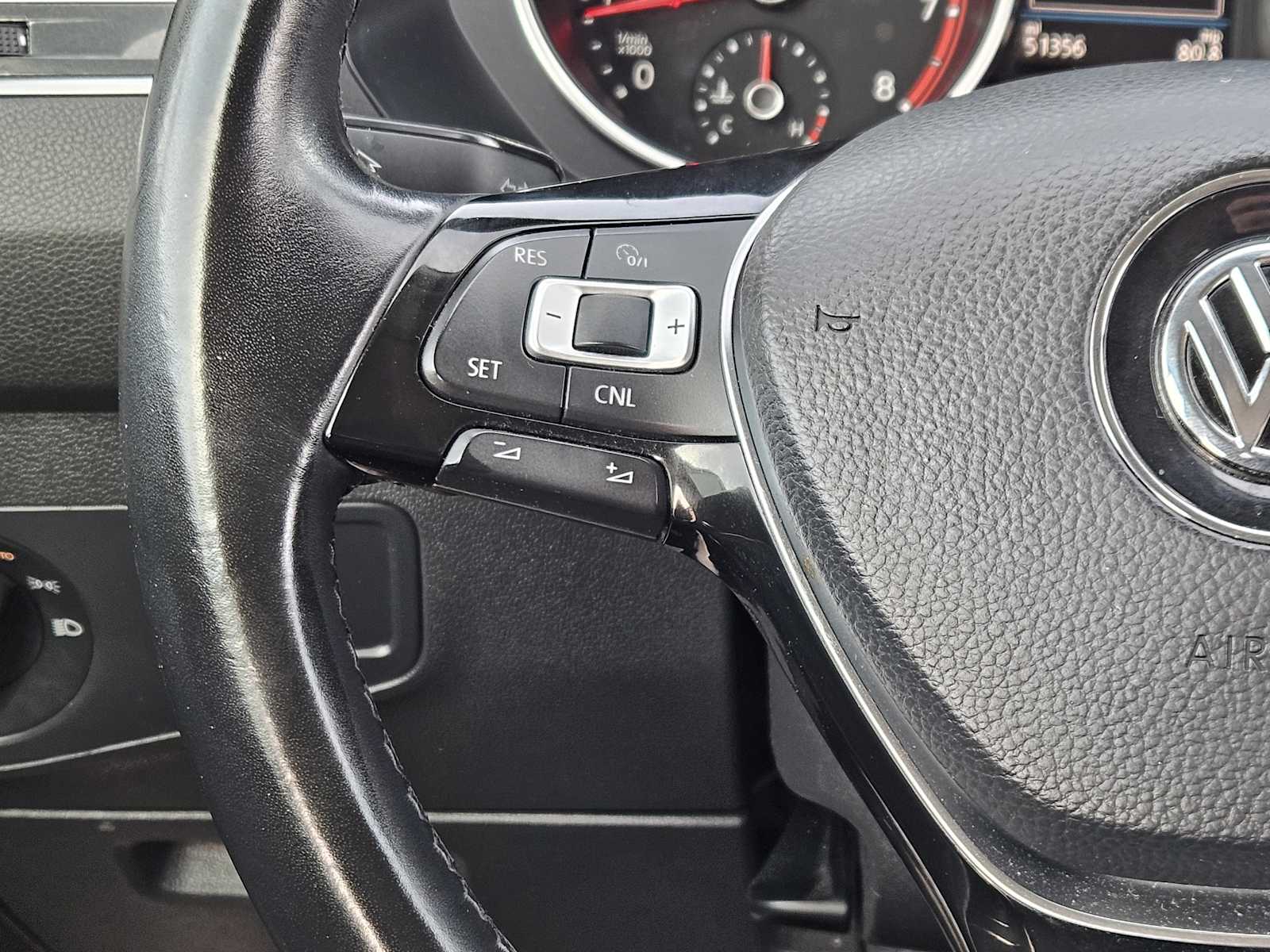 Thumbnail: 2018 Volkswagen Tiguan - 26