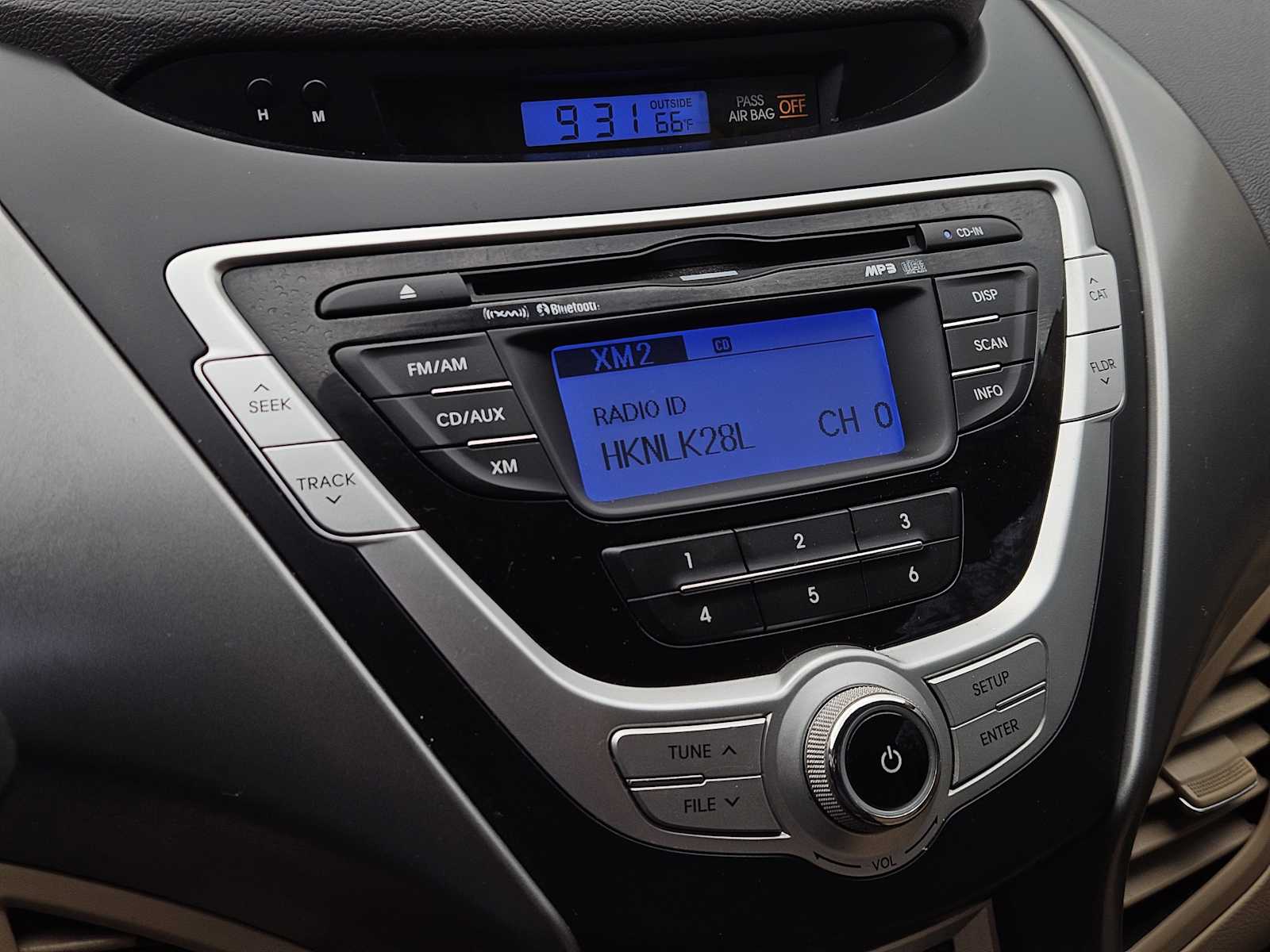 Thumbnail: 2012 Hyundai Elantra - 16