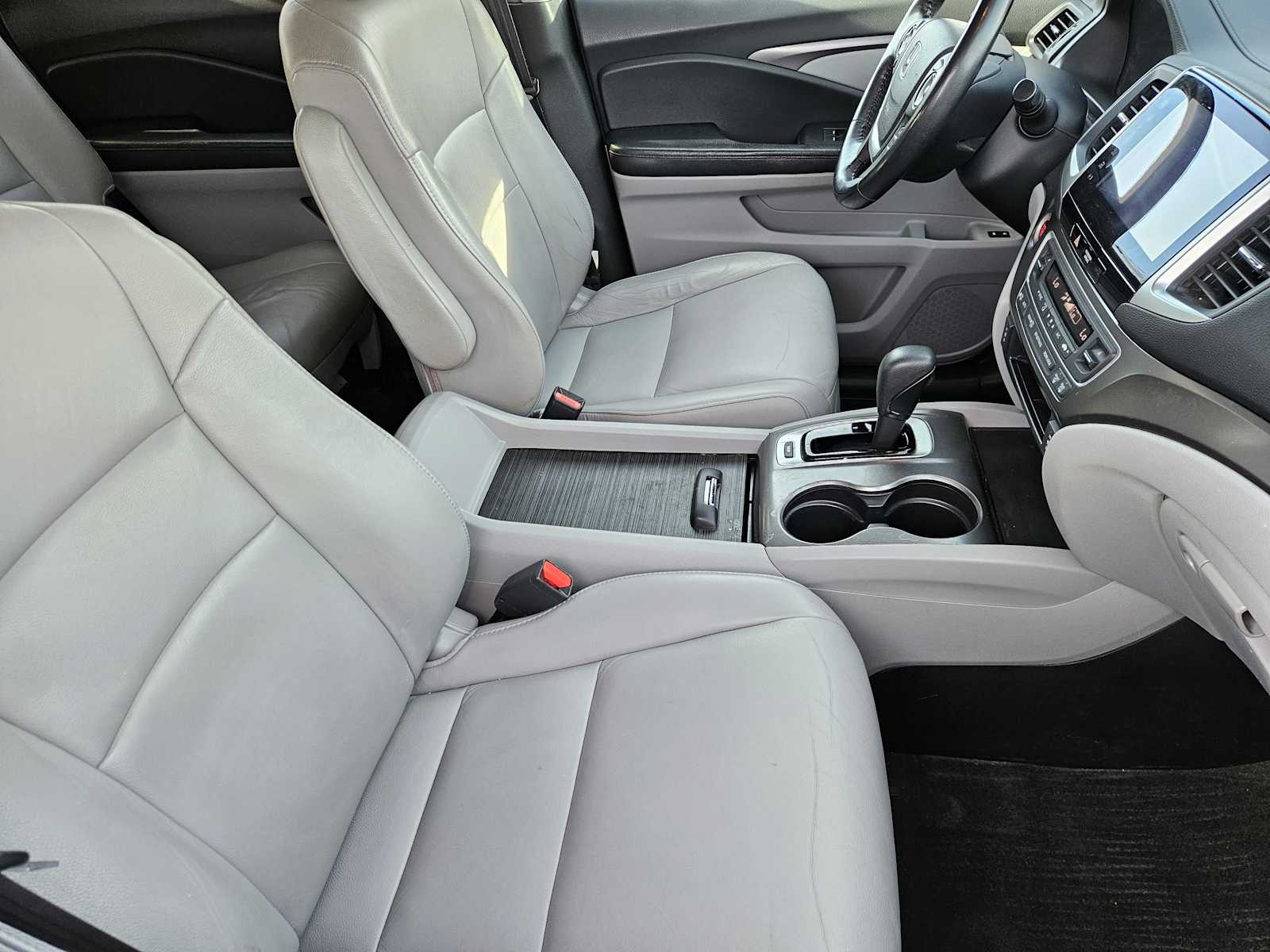 Thumbnail: 2016 Honda Pilot - 11