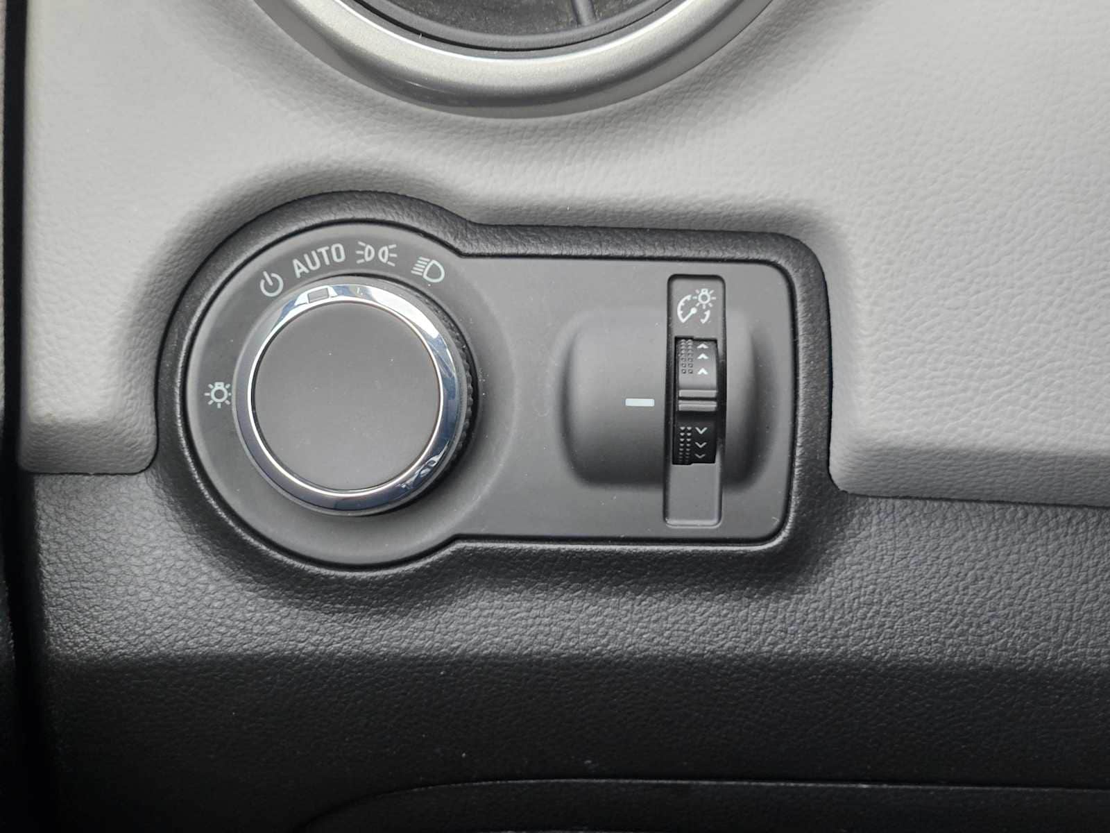 Thumbnail: 2016 Chevrolet Trax - 20