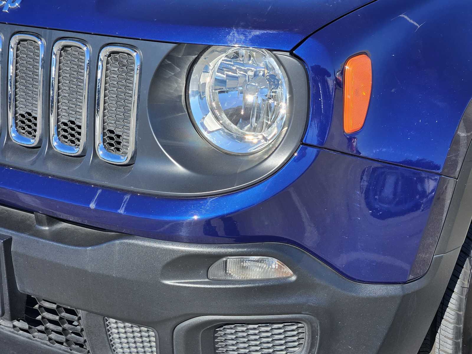 Thumbnail: 2017 Jeep Renegade - 7