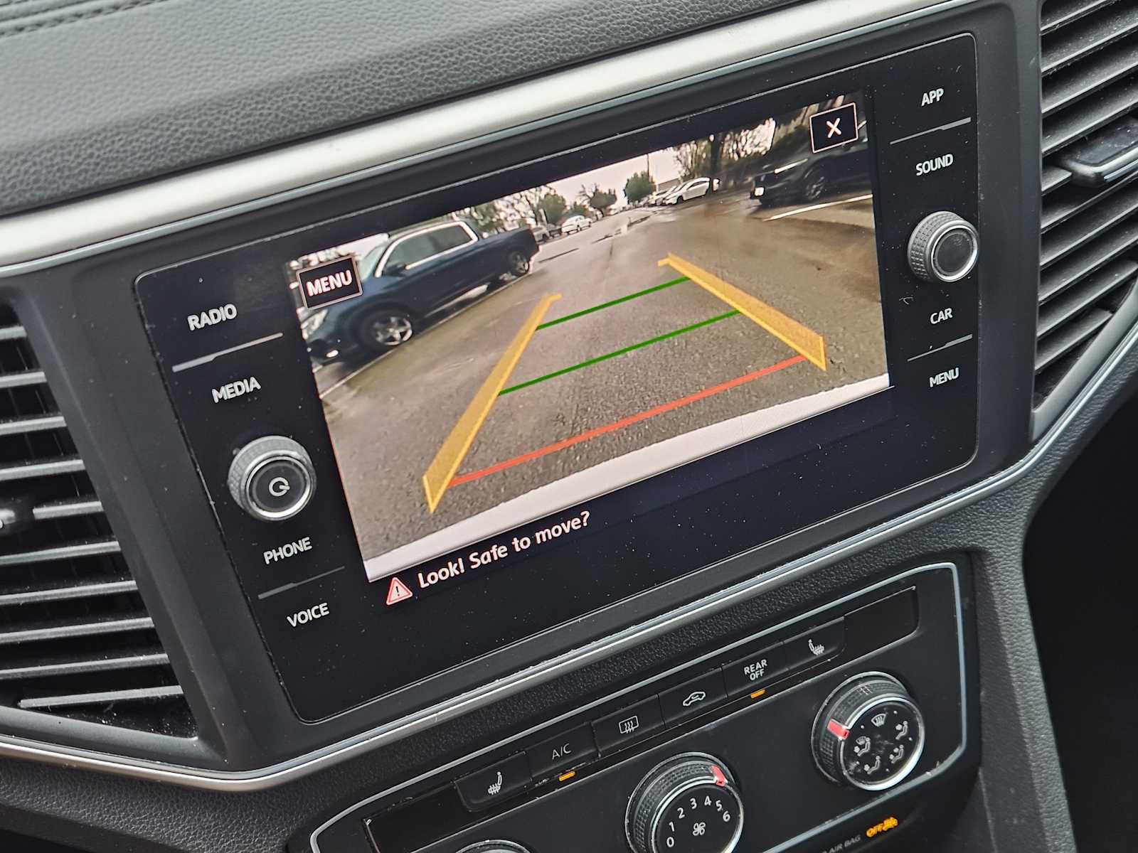 Thumbnail: 2018 Volkswagen Atlas - 18