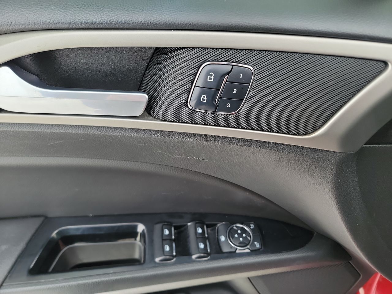 Thumbnail: 2016 Ford Fusion - 11