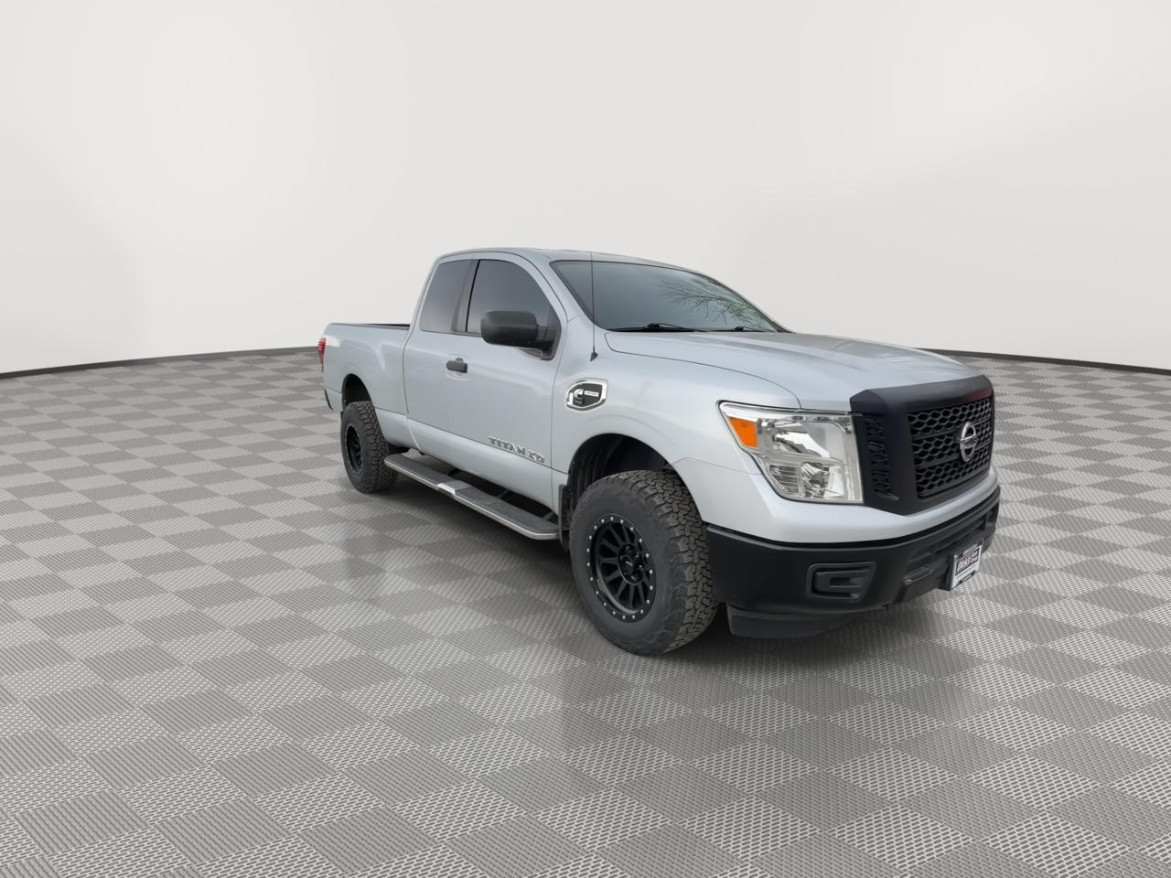 Thumbnail: 2017 Nissan Titan - 2