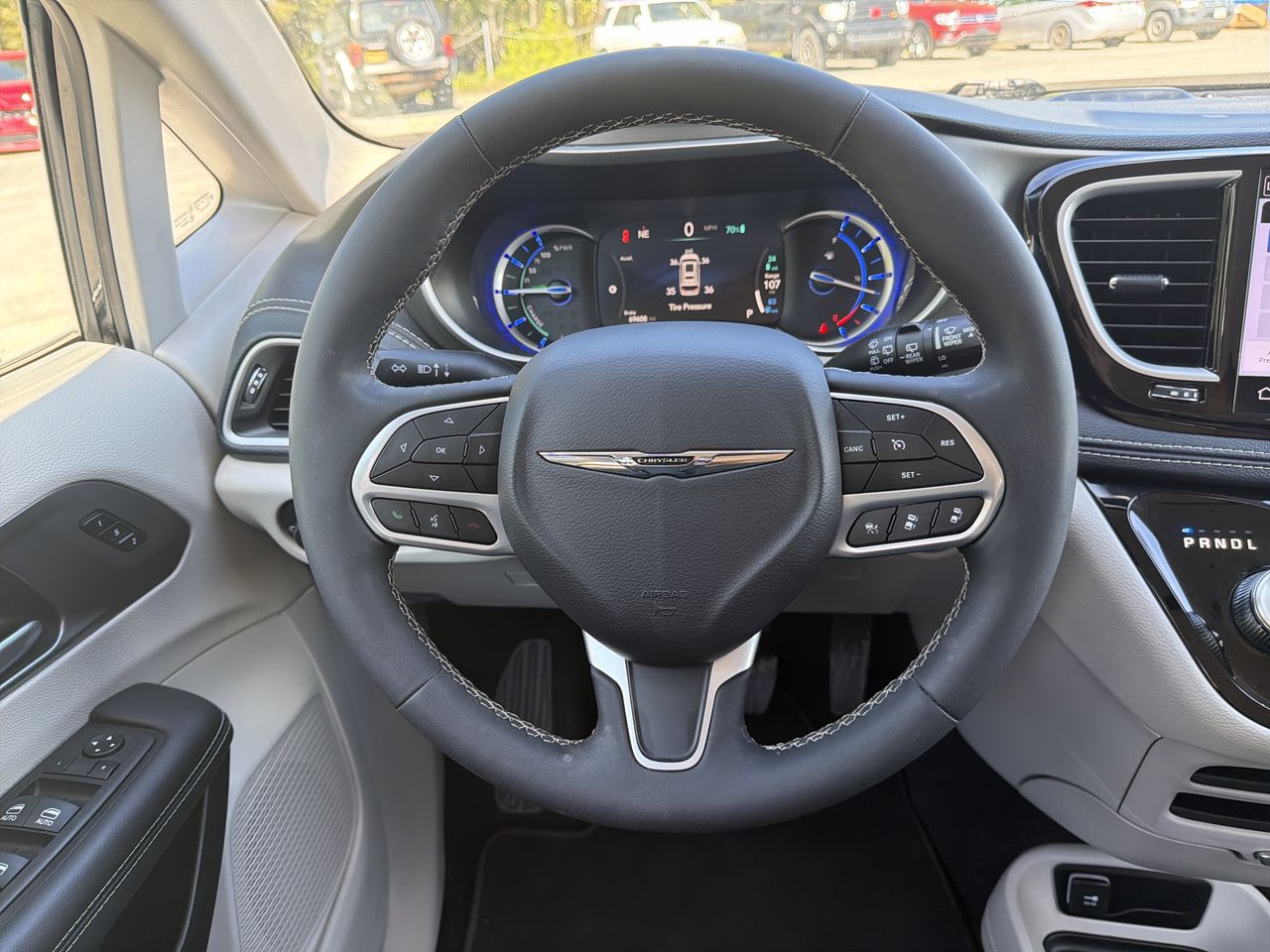 Thumbnail: 2024 Chrysler Pacifica - 13