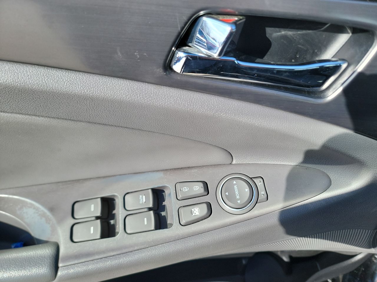 Thumbnail: 2015 Hyundai Sonata - 11