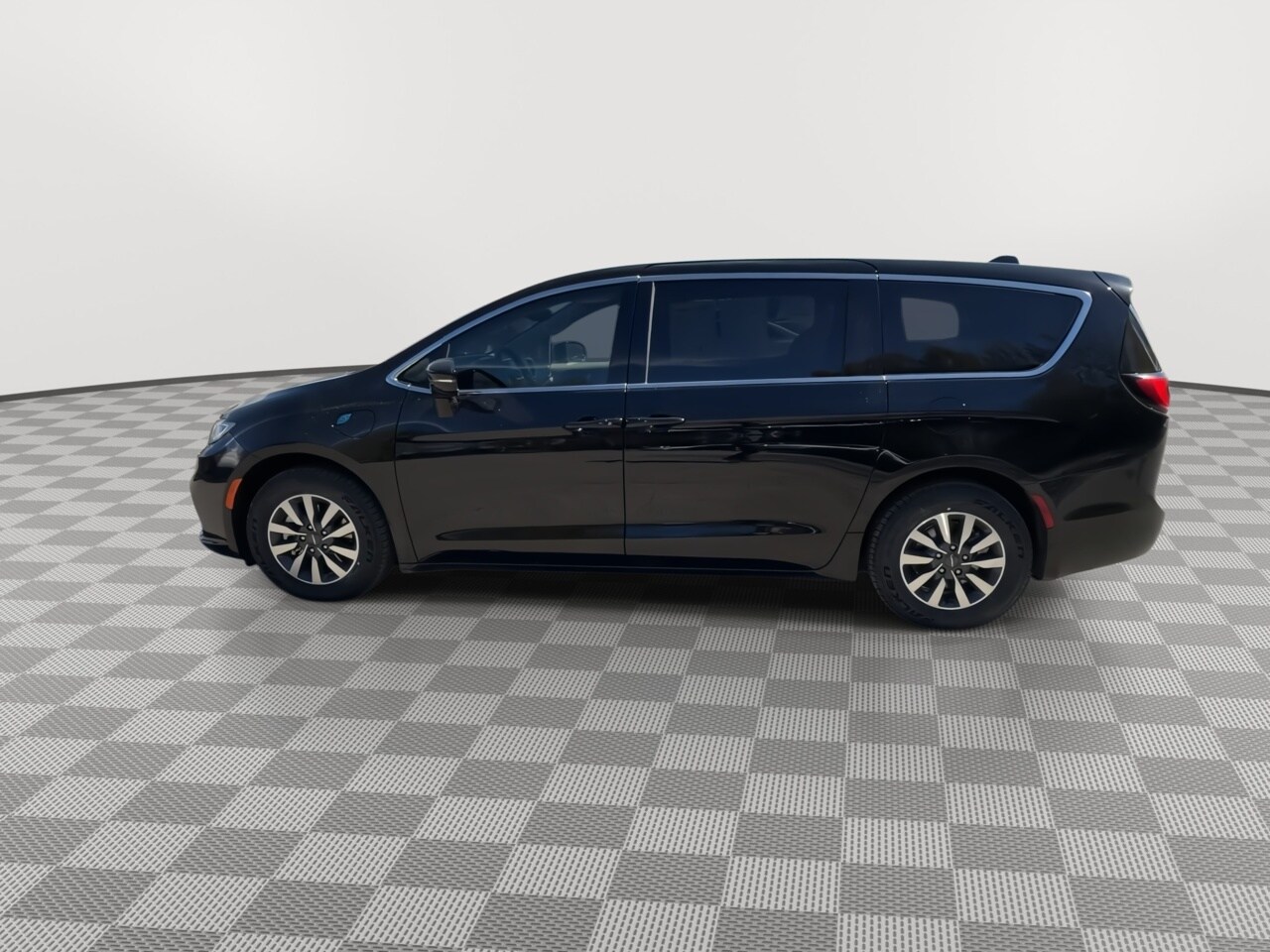 Thumbnail: 2024 Chrysler Pacifica - 5