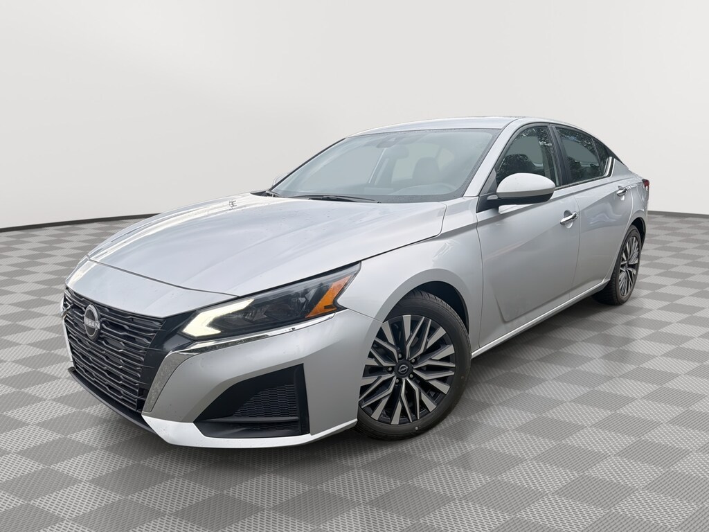 Used 2023 Nissan Altima 2.5 SV Sedan