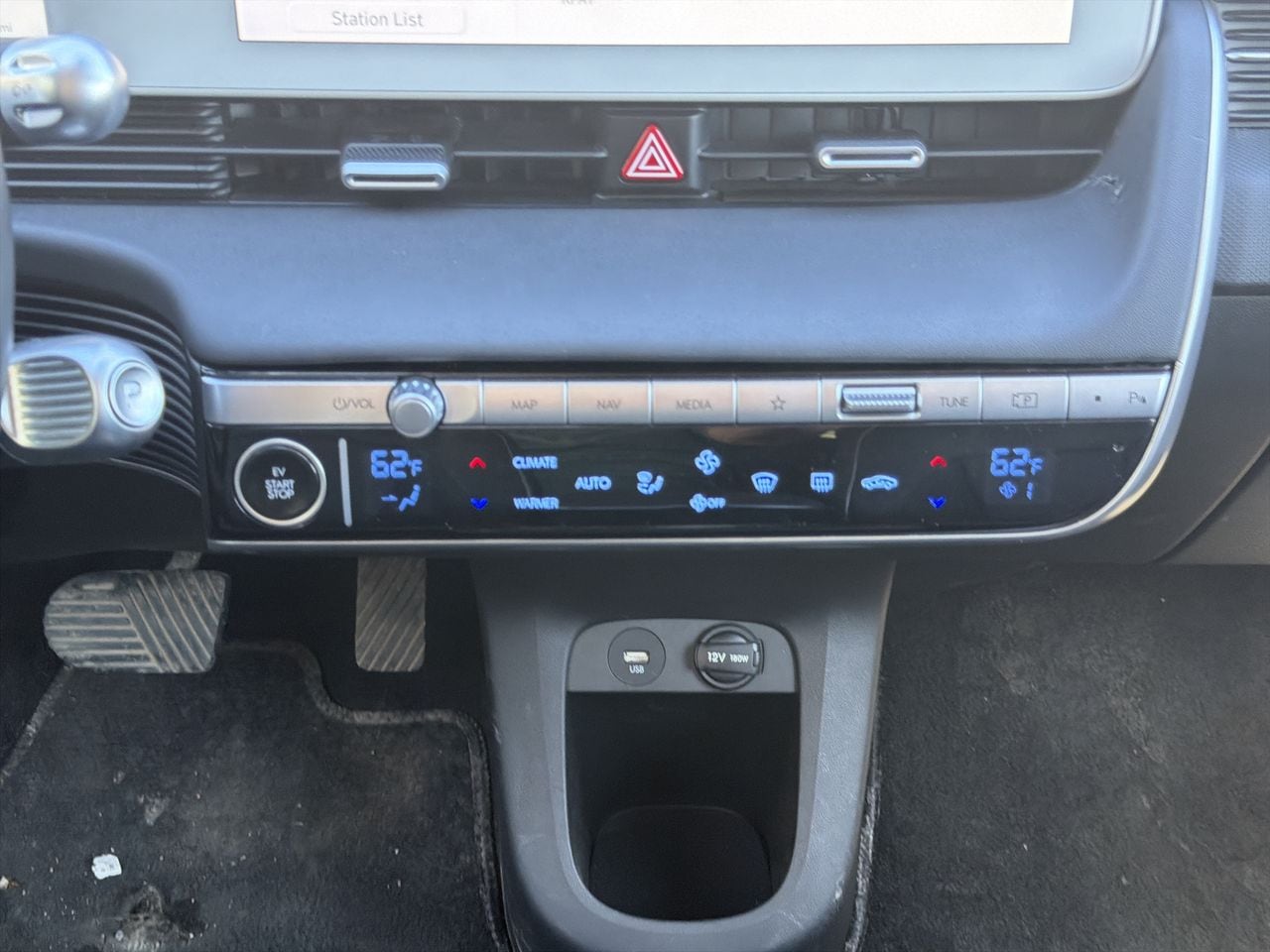 Thumbnail: 2023 Hyundai Ioniq 5 - 19
