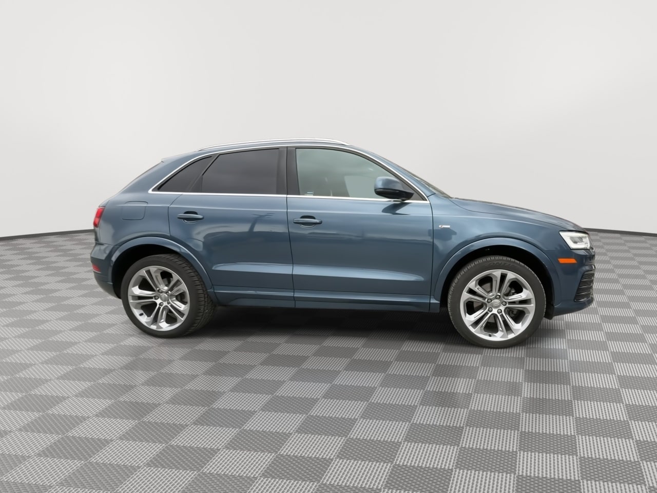 Thumbnail: 2018 Audi Q3 - 9