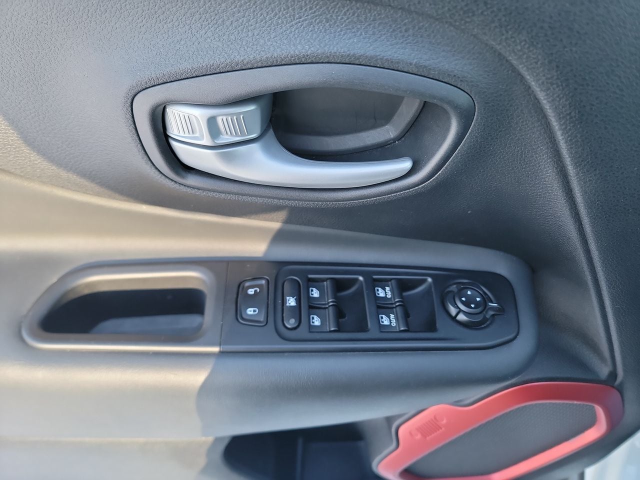 Thumbnail: 2023 Jeep Renegade - 11