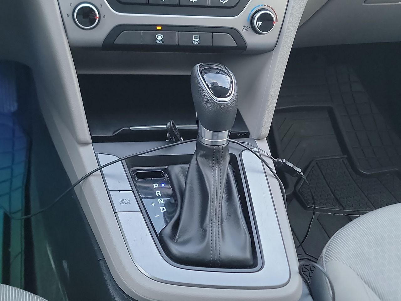 Thumbnail: 2017 Hyundai Elantra - 17