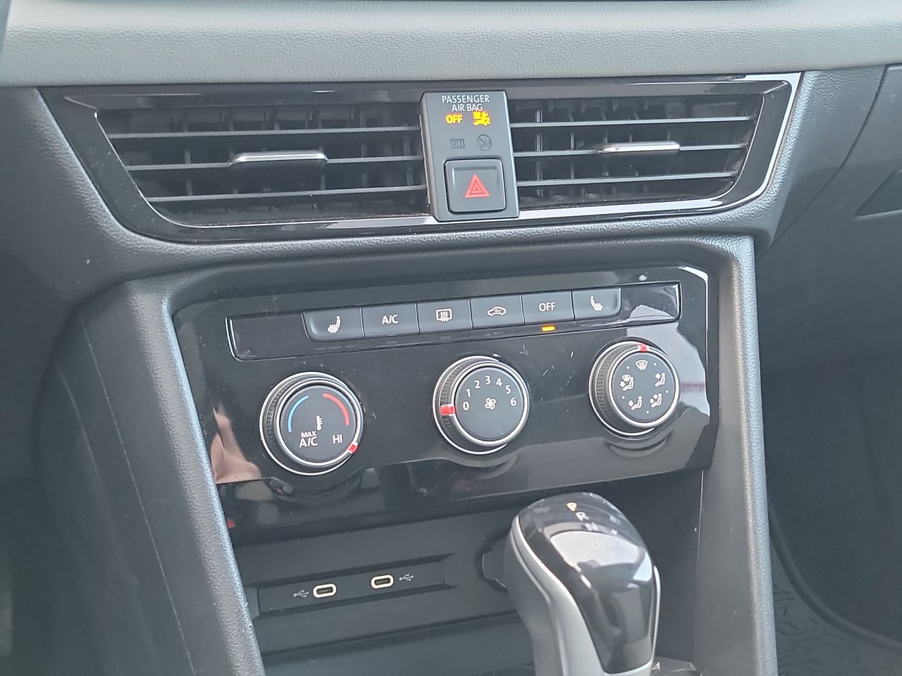 Thumbnail: 2023 Volkswagen Taos - 18