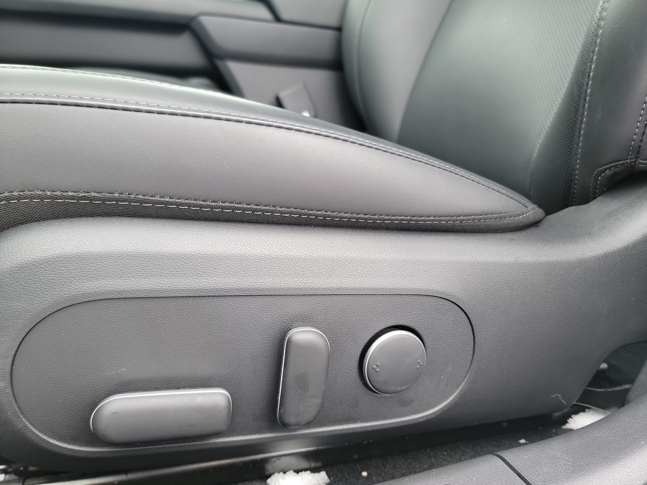 Thumbnail: 2023 Hyundai Ioniq 6 - 12