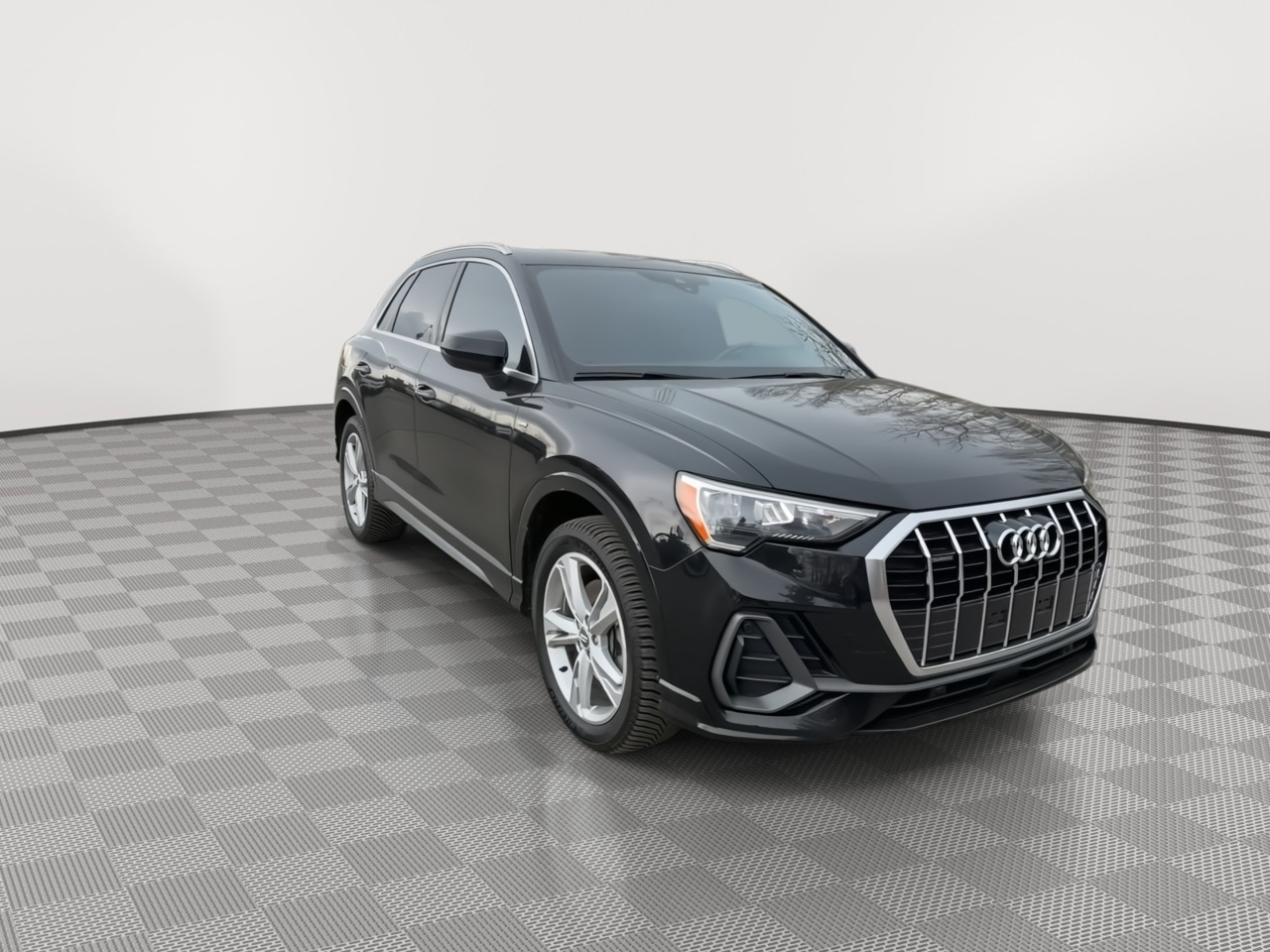 Thumbnail: 2020 Audi Q3 - 2