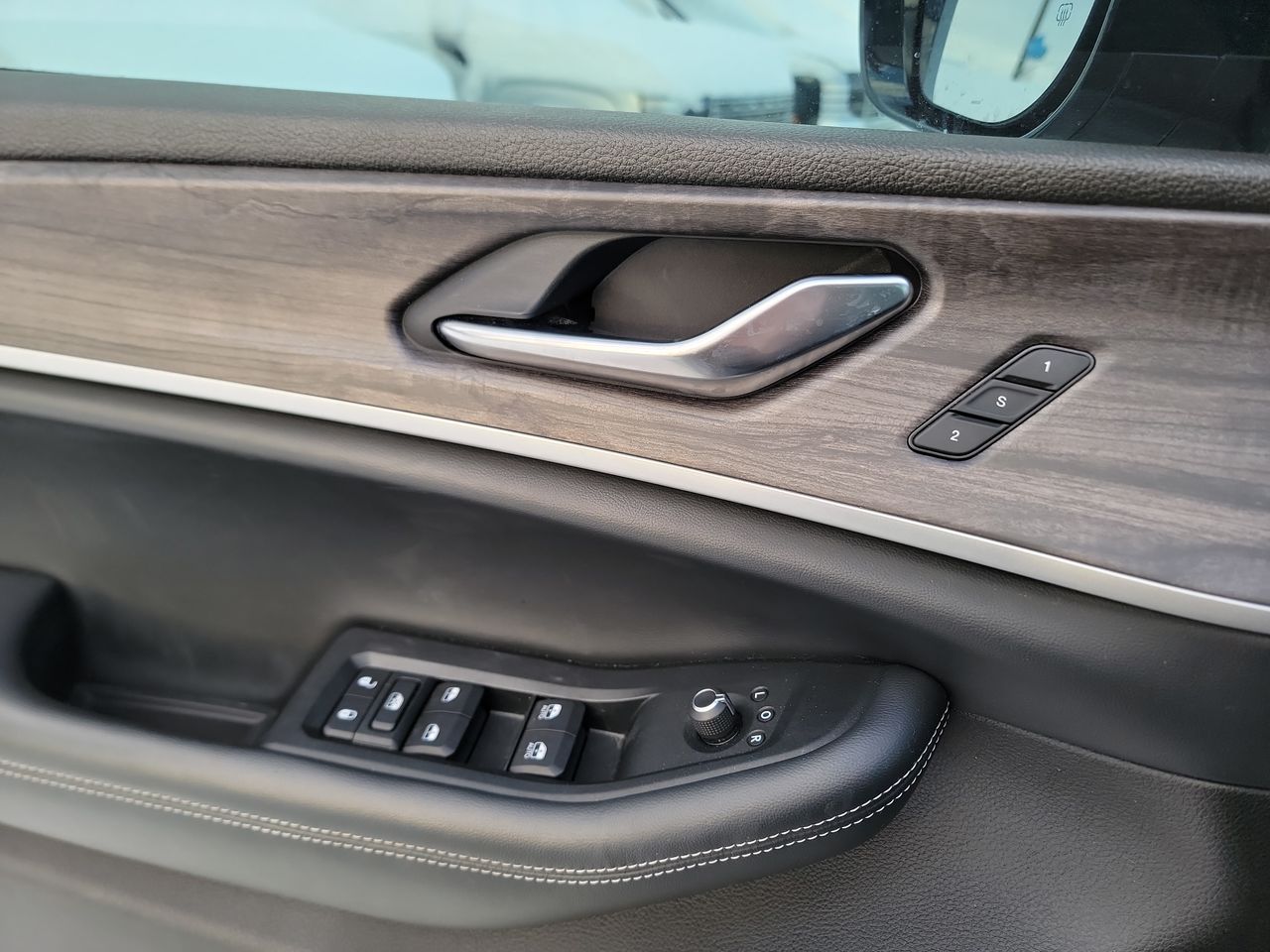 Thumbnail: 2022 Jeep Grand Cherokee - 11