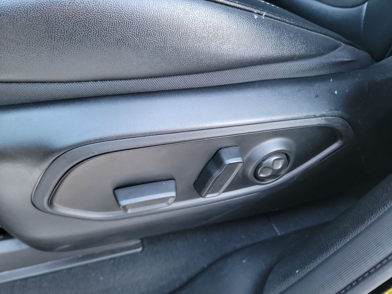 Thumbnail: 2024 Jeep Grand Cherokee L - 12