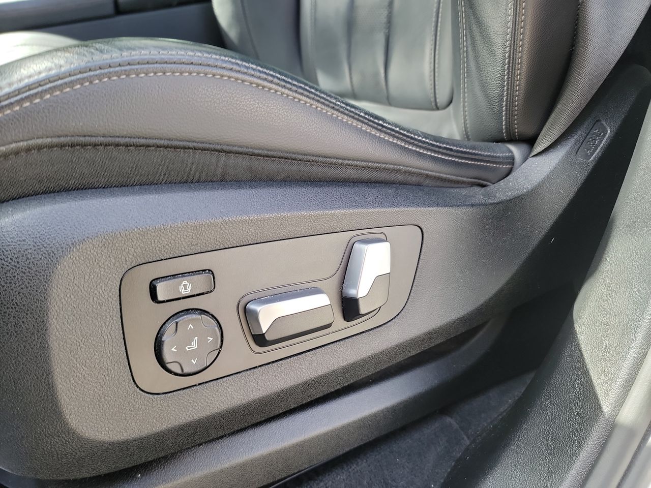 Thumbnail: 2020 BMW X5 - 12
