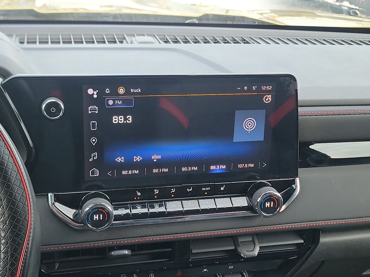 Thumbnail: 2023 Chevrolet Colorado - 16