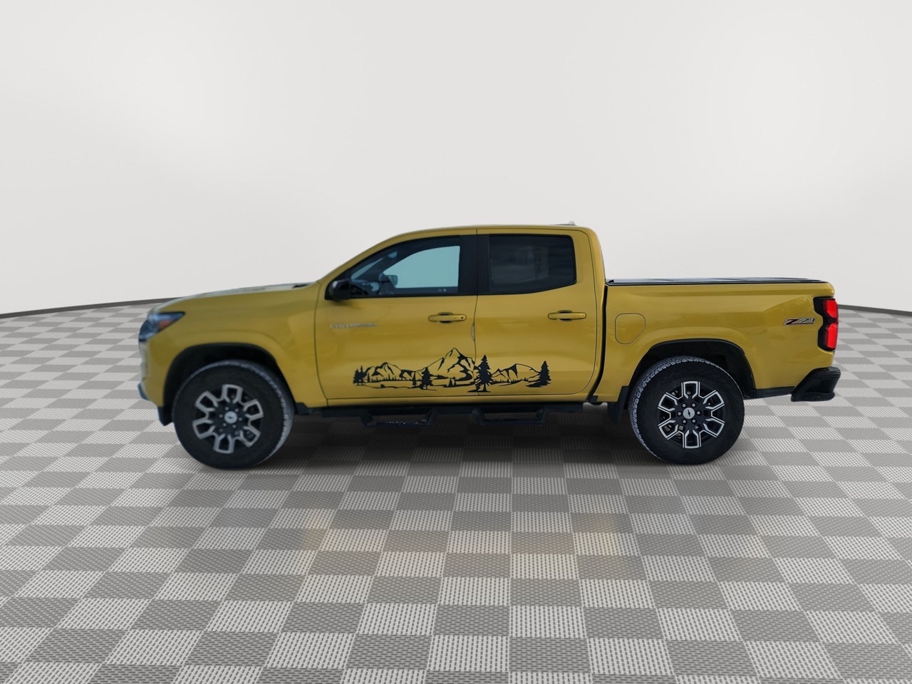 Thumbnail: 2023 Chevrolet Colorado - 5
