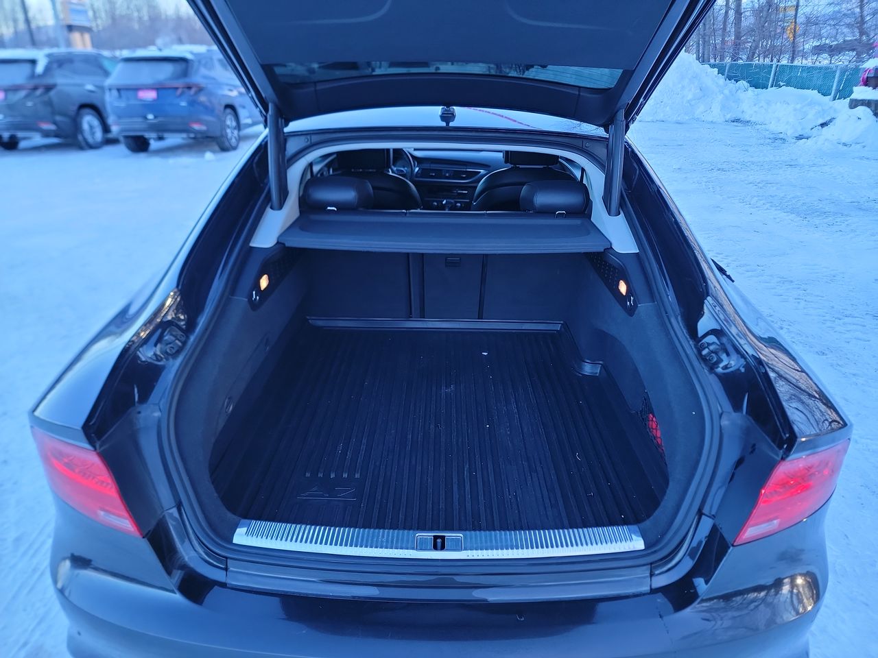 Thumbnail: 2013 Audi S7 - 23