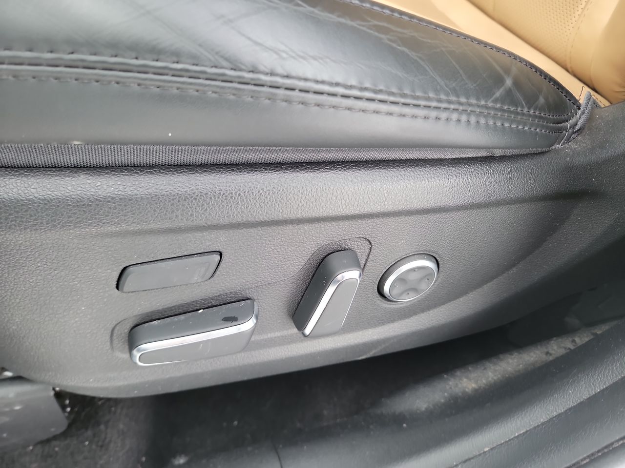 Thumbnail: 2023 Hyundai Santa Fe - 12