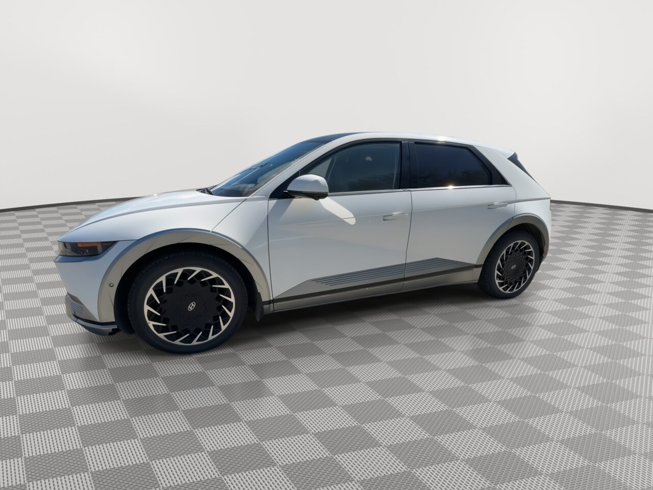 Thumbnail: 2023 Hyundai Ioniq 5 - 4