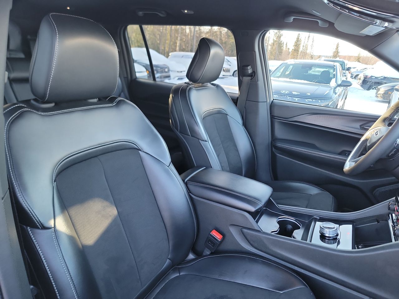 Thumbnail: 2024 Jeep Grand Cherokee L - 19