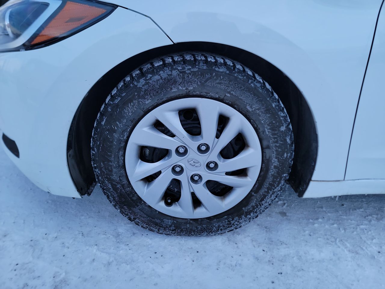 Thumbnail: 2017 Hyundai Elantra - 10