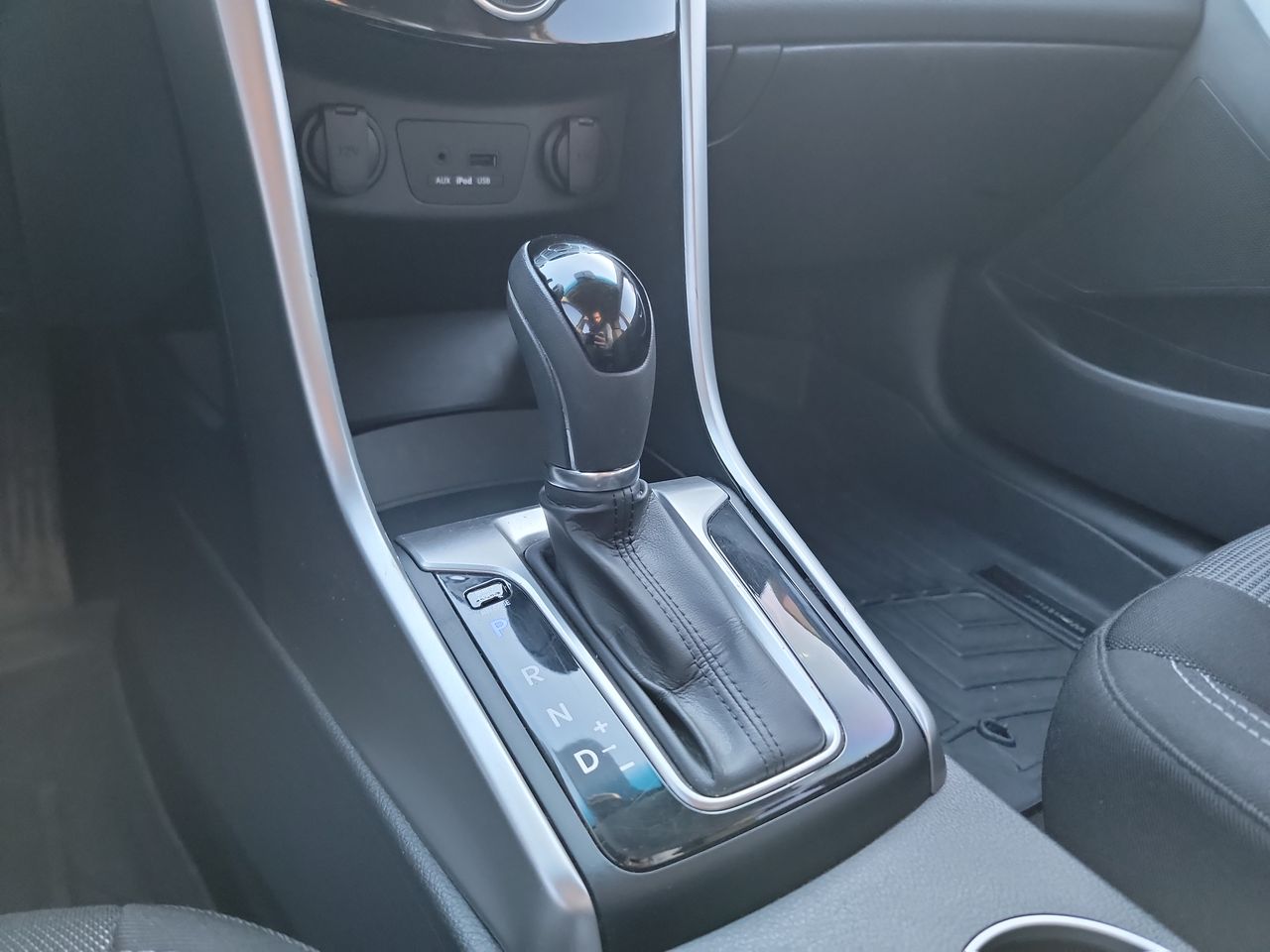 Thumbnail: 2014 Hyundai Elantra - 17