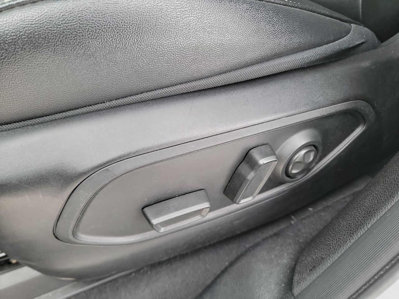 Thumbnail: 2024 Jeep Grand Cherokee L - 12