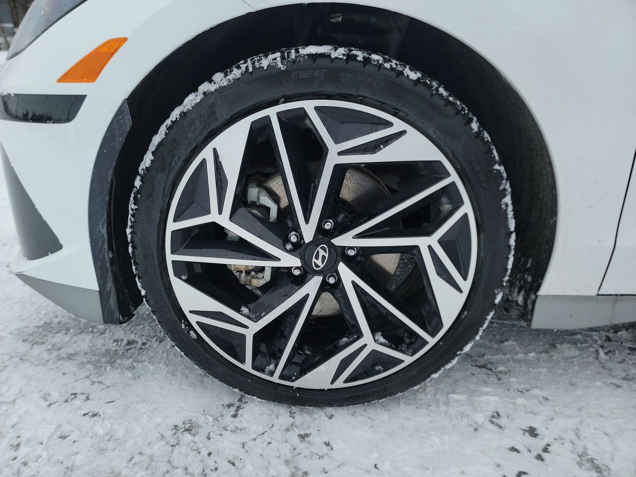 Thumbnail: 2023 Hyundai Ioniq 6 - 10