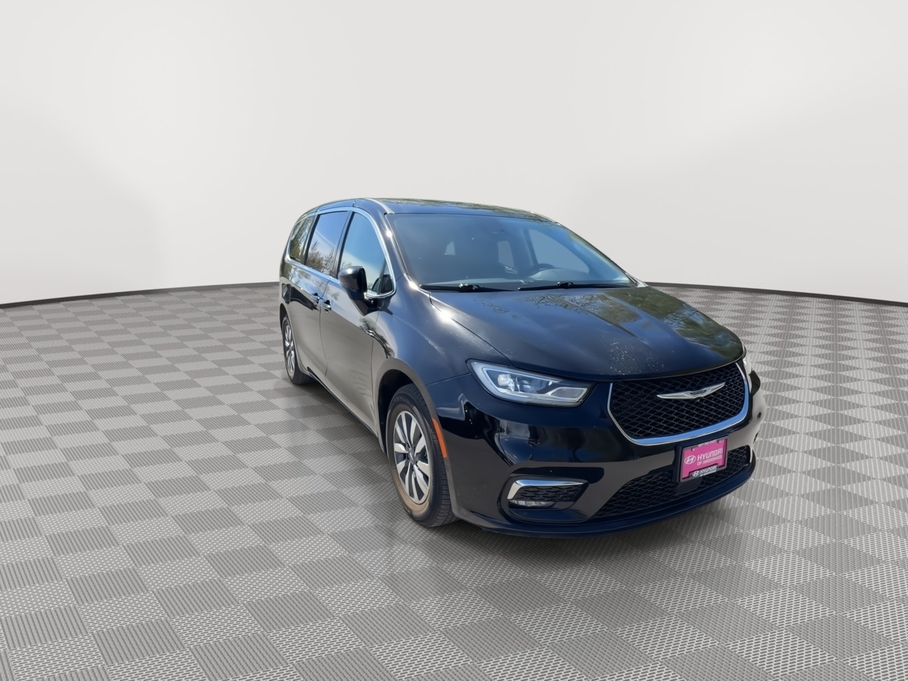 Thumbnail: 2024 Chrysler Pacifica - 2