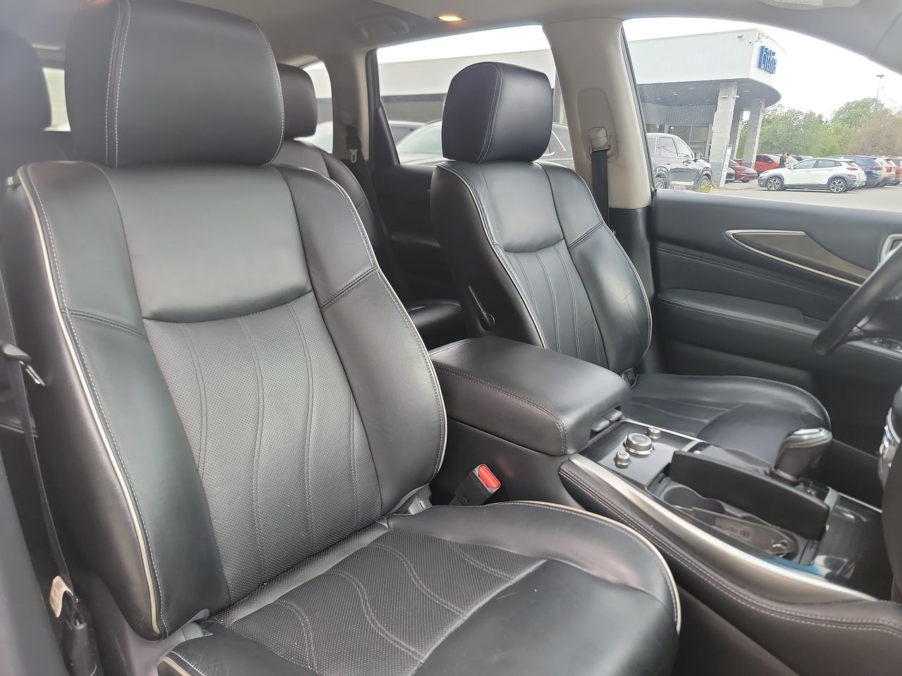 Thumbnail: 2016 INFINITI QX60 - 20