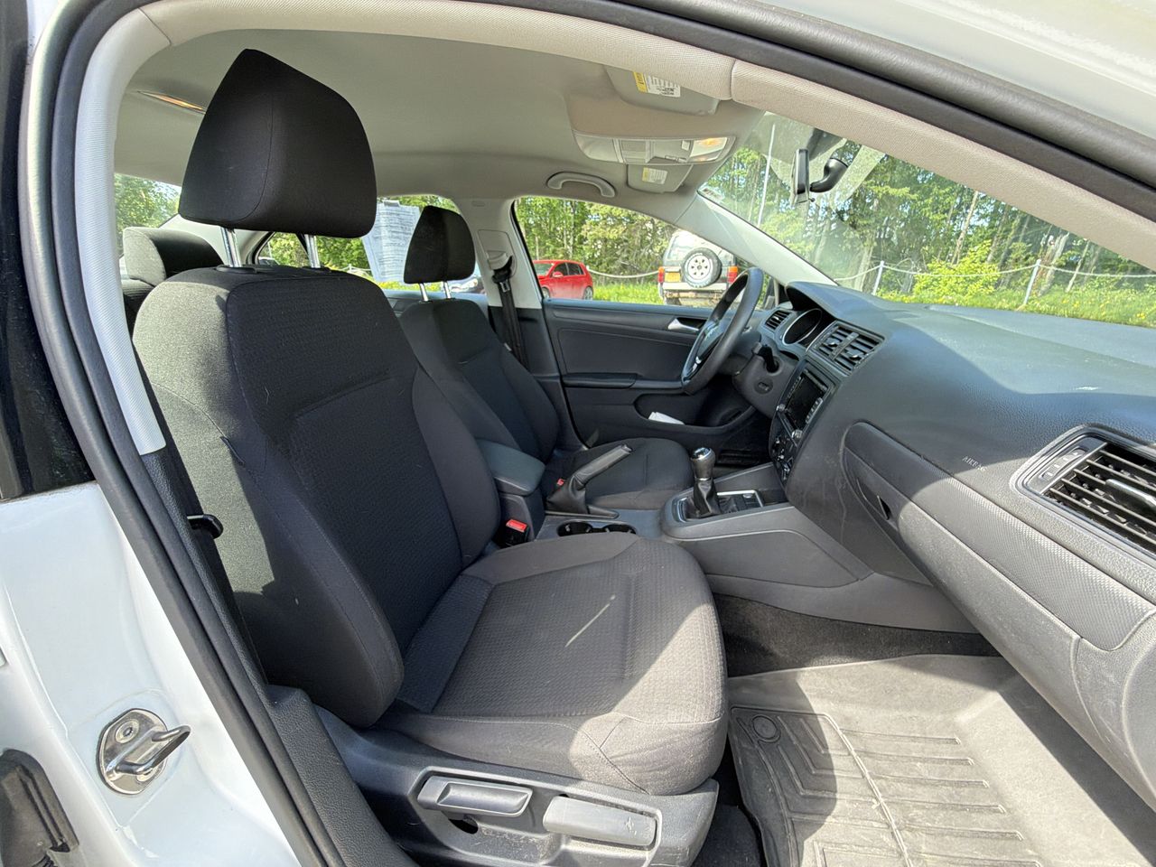 Thumbnail: 2015 Volkswagen Jetta - 19