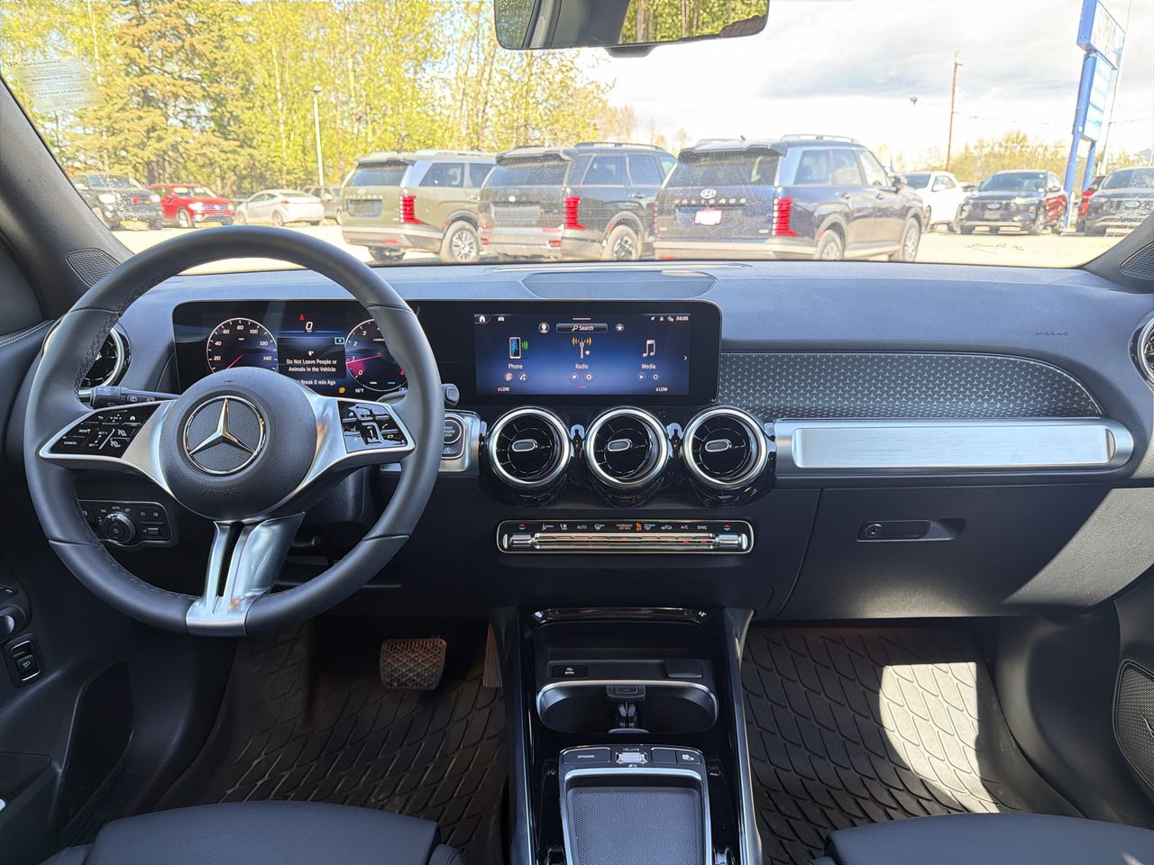 Thumbnail: 2026 Mercedes-Benz GLB - 22