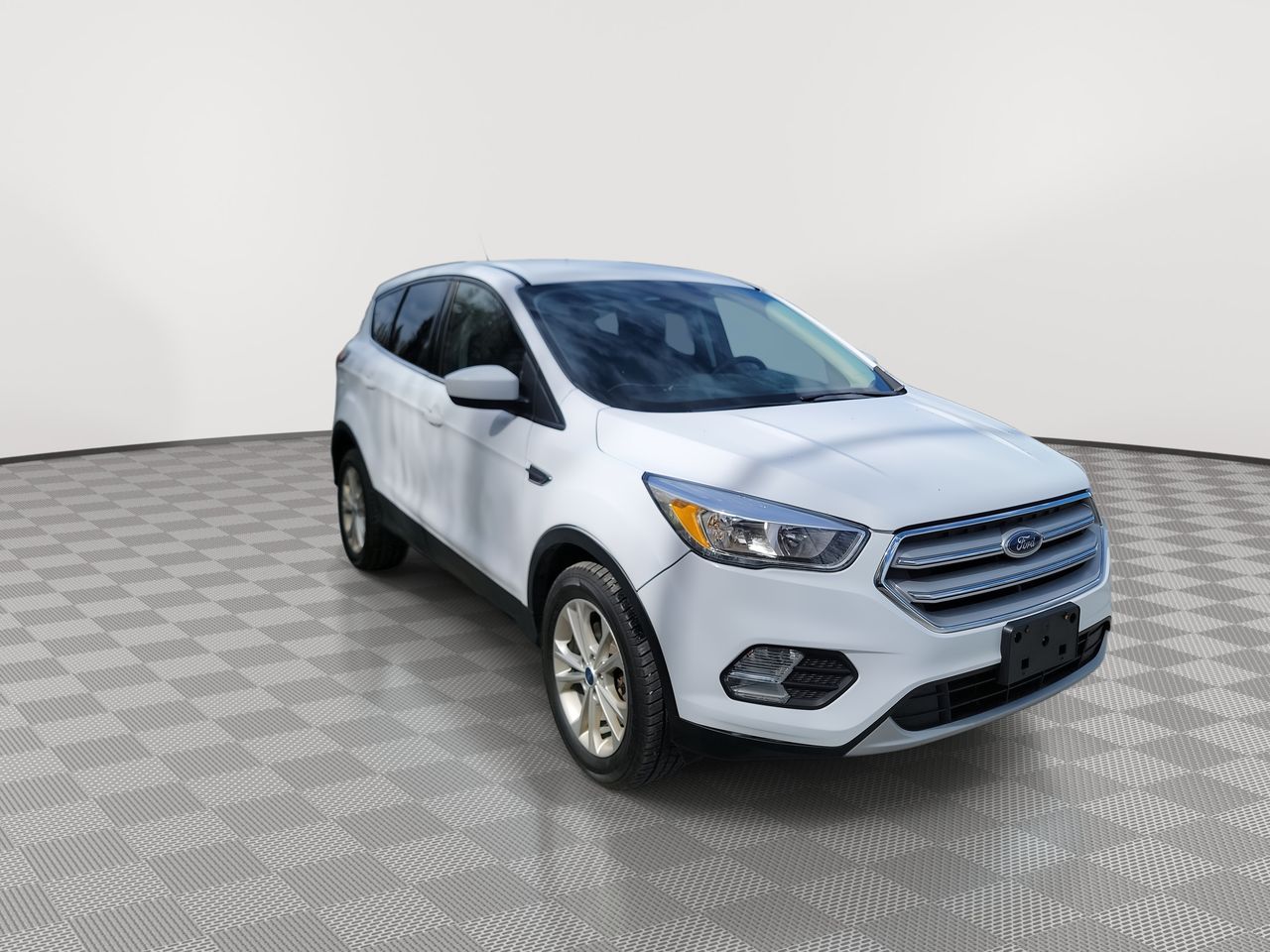 Used 2019 Ford Escape SE with VIN 1FMCU9GD3KUB31199 for sale in Anchorage, AK