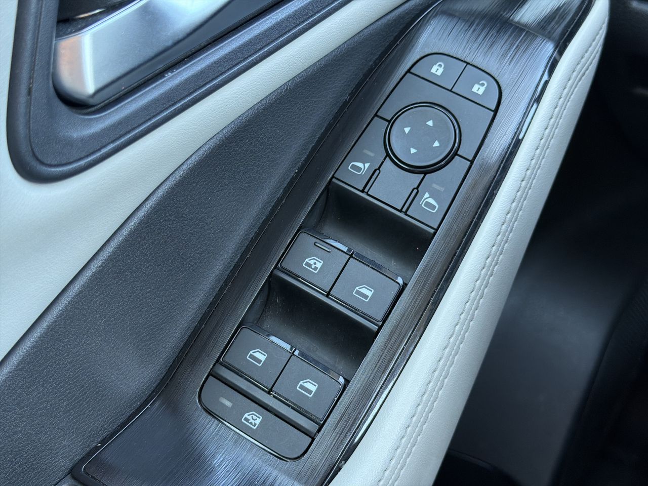 Thumbnail: 2025 Nissan Rogue - 11