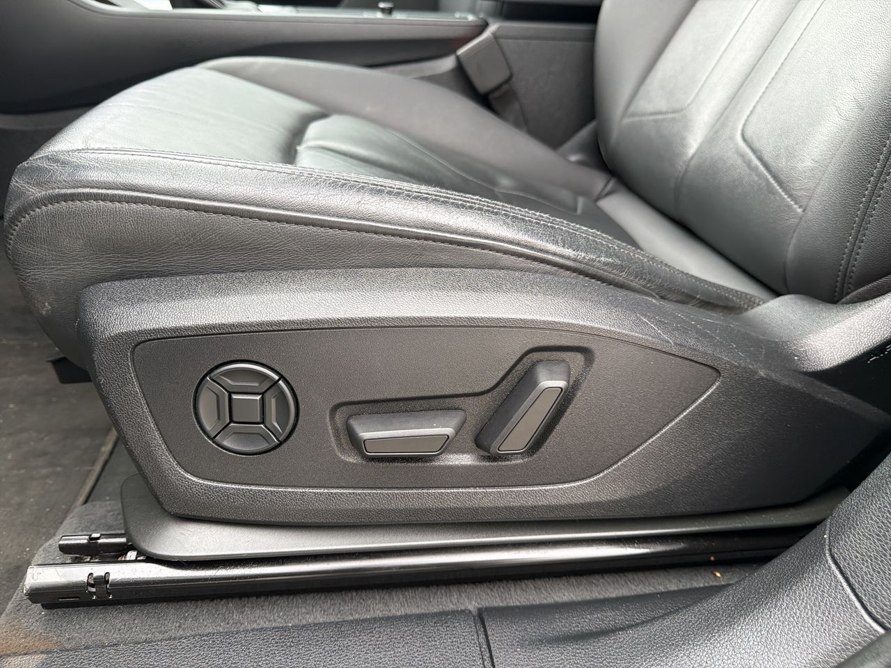 Thumbnail: 2020 Audi Q3 - 12