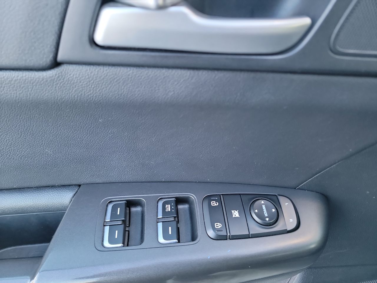 Thumbnail: 2017 Kia Sportage - 11