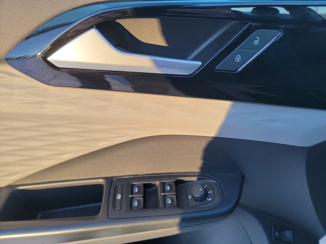 Thumbnail: 2022 Volkswagen Taos - 11