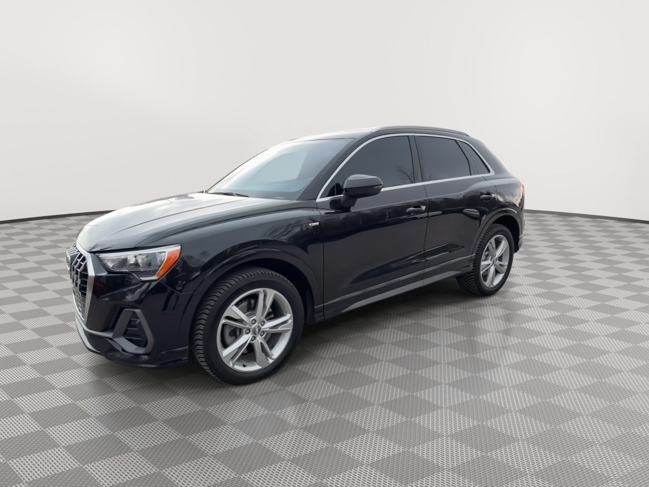 Thumbnail: 2020 Audi Q3 - 4